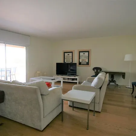 Modern In Luxurious Apartment Cascais